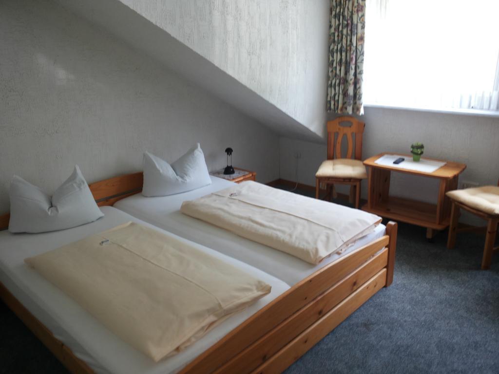 Pension "Dorfkrug" Winterberg Room photo